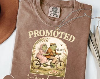 Funny Grandma Grandpa Frog Shirt, Grandparents Gift, Mothers day Gift, Fathers day gift, matching Est. Year Tee, First Time Grandparents