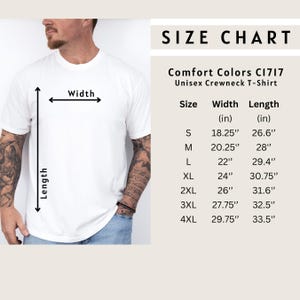 Może przedstawiać: Biała koszulka unisex z okrągłym dekoltem Comfort Colors C1717. Obraz zawiera tabelę rozmiar&oacute;w z wymiarami w centymetrach dla rozmiar&oacute;w od S do 4XL. Tabela pokazuje szerokość i długość koszul.