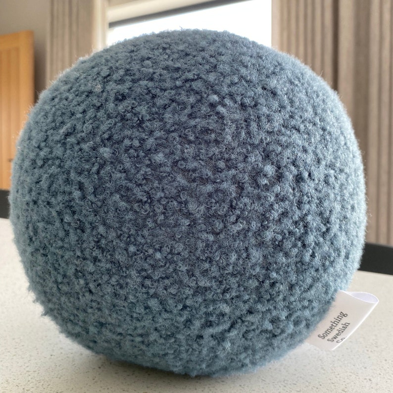 Boucle Ball, Sphere Decorative Pillow Nordic, Scandinavian, Cushion Modern Minimalist, Home Decor, Handmade Niebieski