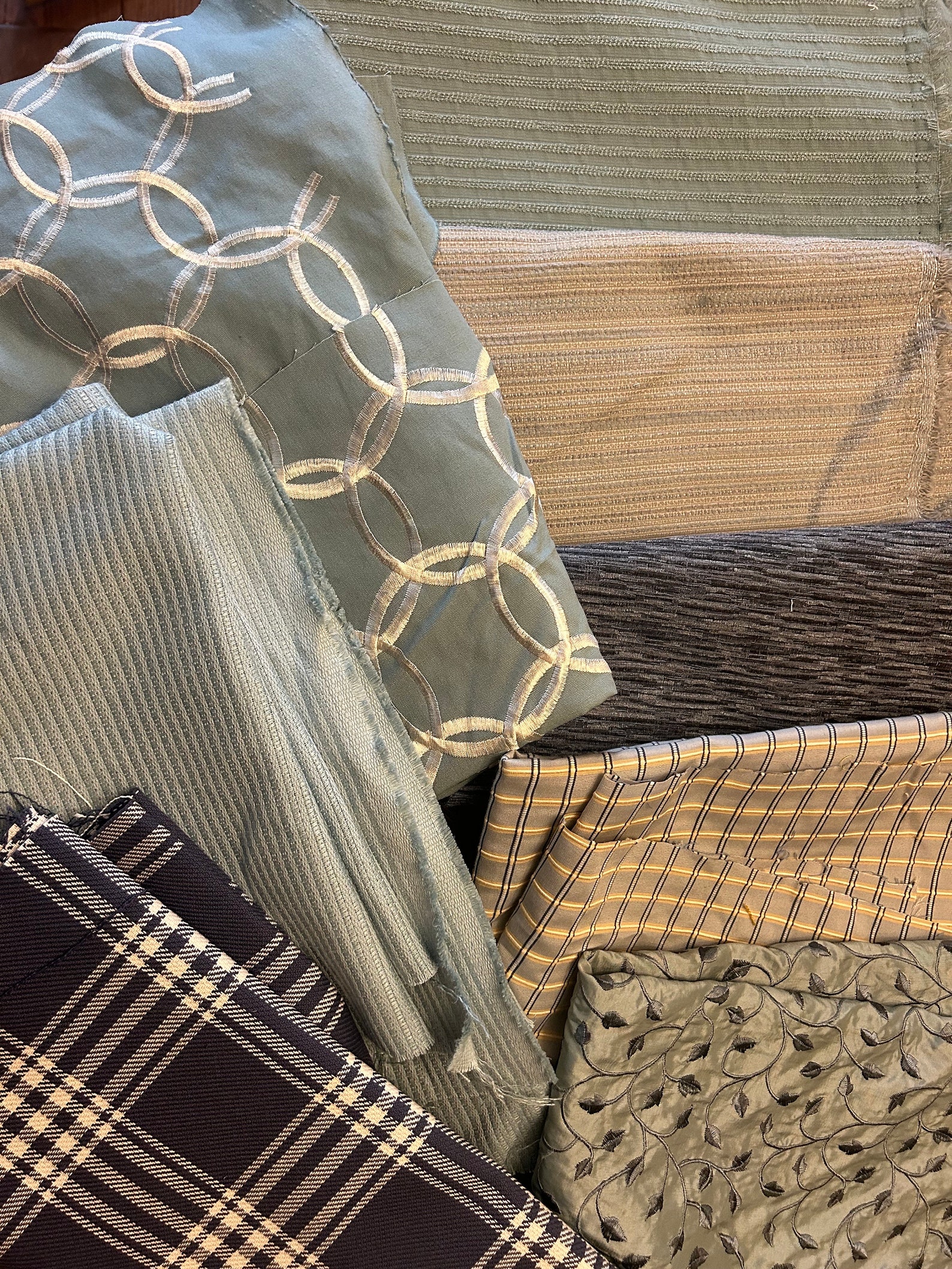 Designer Bolt End Fabric Remnants, Craft and Quilt Fabric Scrap Bundle