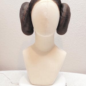 Space Princess Perücke # 1, Leia Inspirierte Perücke, Dual Bun Cosplay Sci-Fi Royalty Space Queen Galactic Königin Royalty Classic Space Princess Saga