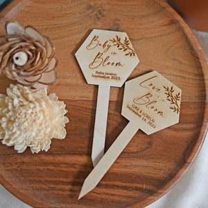 Baby in Bloom Hexagon Plant Marker Favor Stakes / Love is in Bloom Plant Tags / Baby Shower / Bridal Shower / Wedding Wooden Favor Tags