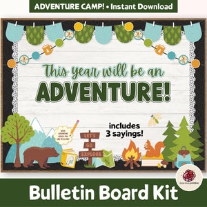 Puede incluir: Un kit de tablero de anuncios con temática de bosque. El kit incluye una pancarta de título que dice "¡Este año será una AVENTURA!" y varias otras decoraciones, incluyendo un oso, una fogata y una ardilla. El kit también incluye tres refranes: "Vamos a explorar", "¿Qué aventura te gustaría vivir?" y "La aventura llama".