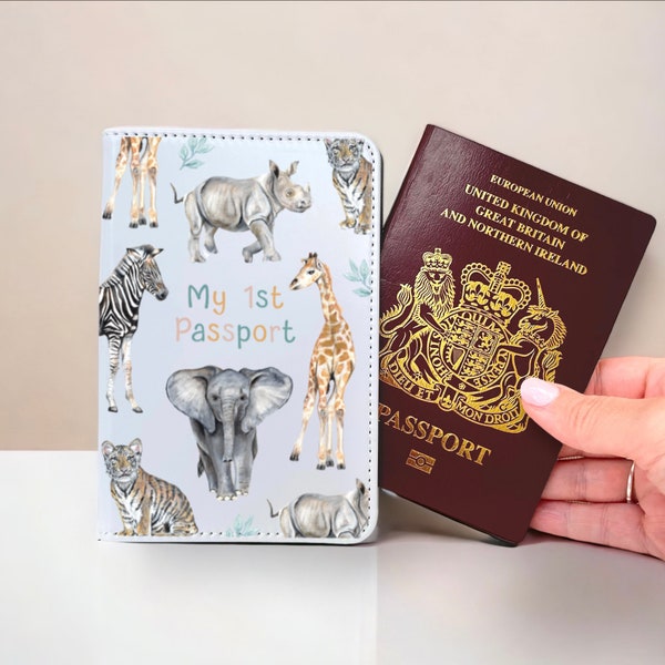 Porte-passeport personnalisé. Protège passeport pour enfants, animaux de safari. Cadeau unique pour un nouveau-né, une baby shower, un anniversaire ou un baptême.