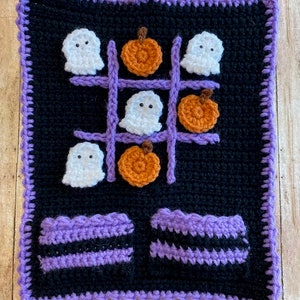 Spooky TicTacToe- Halloween game Crochet Pattern. English crochet pattern, ghosts and pumpkins. StitchedbyShari original pattern. Halloween