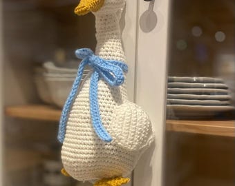 Grocery Bag Goose- English Crochet Pattern- PDF digital download- cute crochet goose, easy pattern, a stitched by shari design