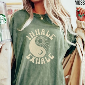 Camiseta de yoga Ying Yang, camiseta Just Breathe Yin Yang, camiseta espiritual para instructor de yoga, camiseta zen, camiseta de salud mental, camiseta de meditación