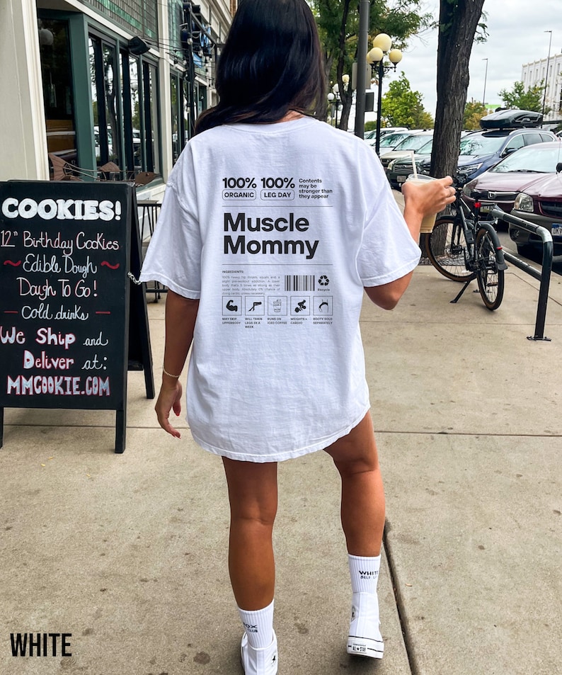 Camiseta de gimnasio con diseño de mamá musculosa, camiseta de gran tamaño para hacer ejercicio, camiseta de entrenamiento con colores cómodos, regalo para adicta al gimnasio, regalo divertido para novia White