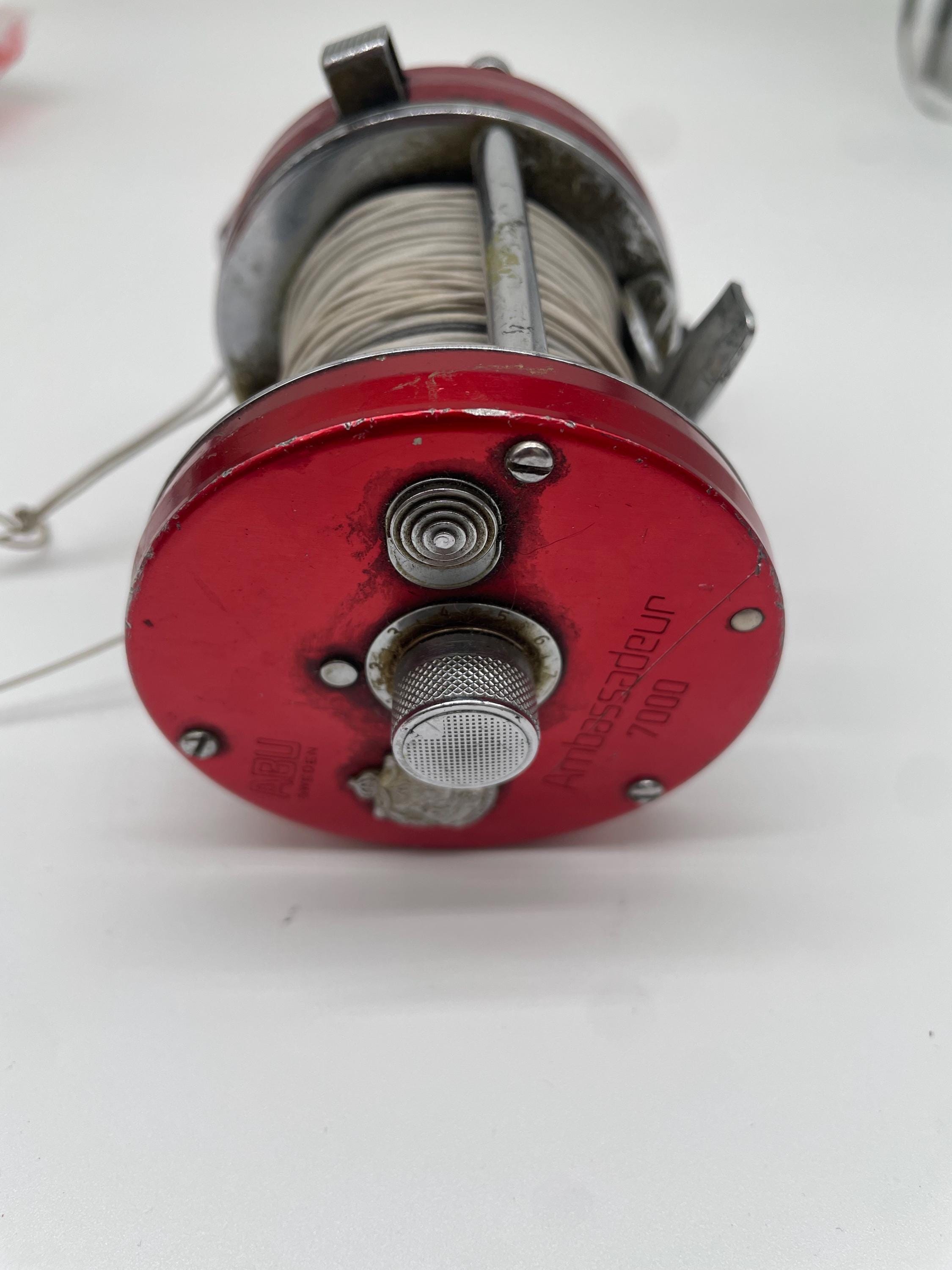 ヴィンテージ ABU スウェーデン アンバサダー 7000 レッド シルバー