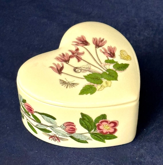 Portmeirion Botanic Garden heart shaped trinket box