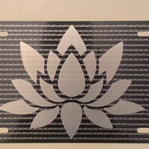 Gepersonaliseerde lotusharten: zwart aluminium gegraveerd kaptafeltje