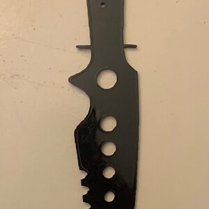 Cuchillo de combate - Llavero acrílico negro