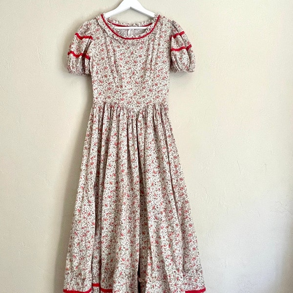 1950's Vintage Patio Dress | Floral & Breathable | Picturesque | Excellent Condition