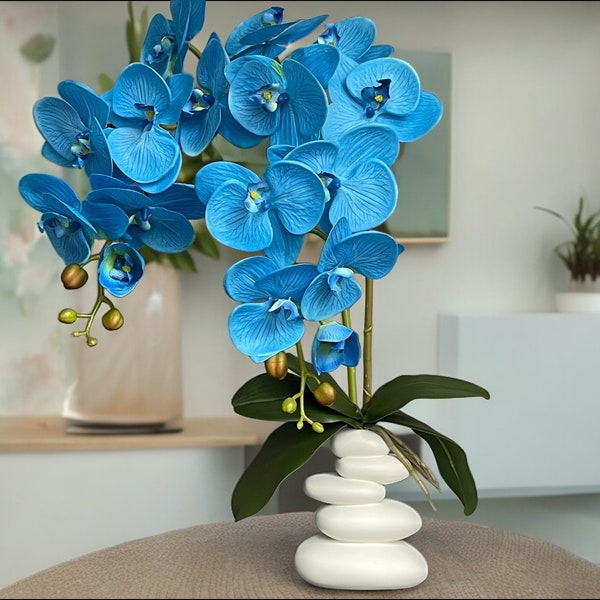 Orchidée bleue artificielle Phalaenopsis dans un vase fait main, branche de fleurs en soie au toucher véritable, fausse plante pour l'intérieur, agencement en pot