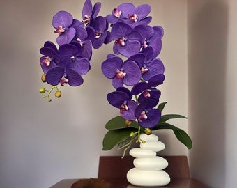 Künstliche lila Orchidee Phalaenopsis in handgefertigter Vase Real Touch Seidenblumen Zweig Faux Pflanze für Fake Arranging im Innenbereich