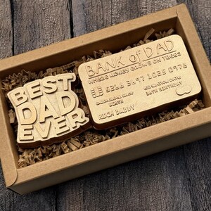 Coffret cadeau Funny Dad Savon - Gold Gun & Savon pour carte de crédit « Bank of Dad » - Coffret cadeau Fête des Pères - Rich Daddy Humour