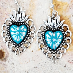 Mexican Sacred Heart Earrings Hand Painted-Frida Kahlo-Artisan Earrings-Mexican Earrings -Mexican Culture-Aretes Mexicanos