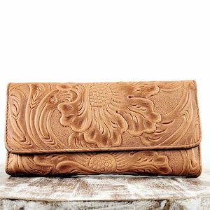Mexican leather wallet -Mexican Flowers-Mexican Wallet-Artisanal Wallet-Cartera de Piel-Cartera de Cuero-Cartera Mexicana
