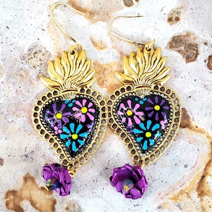 Mexican Earrings-Frida Khalo-Hand painted artisan earrings-Sacred Heart-Mother&#39;s Day-Aretes Mexicanos-Aretes Sagrado Corazon