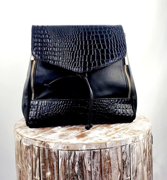 Hand Tooled Leather Backpack: Mexican Shoulder Bag Purse - Etsy display picture 2
