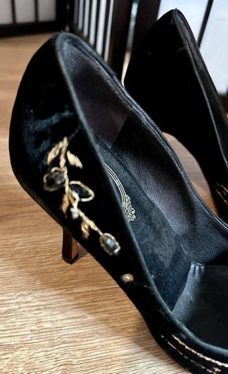EUC Vintage RENE' CAOVILLA Black Velvet Crystal Embellished