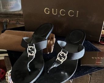 Vintage Gucci Black Lifford Leather Sandals w/Silver Logo Detail - Size 8
