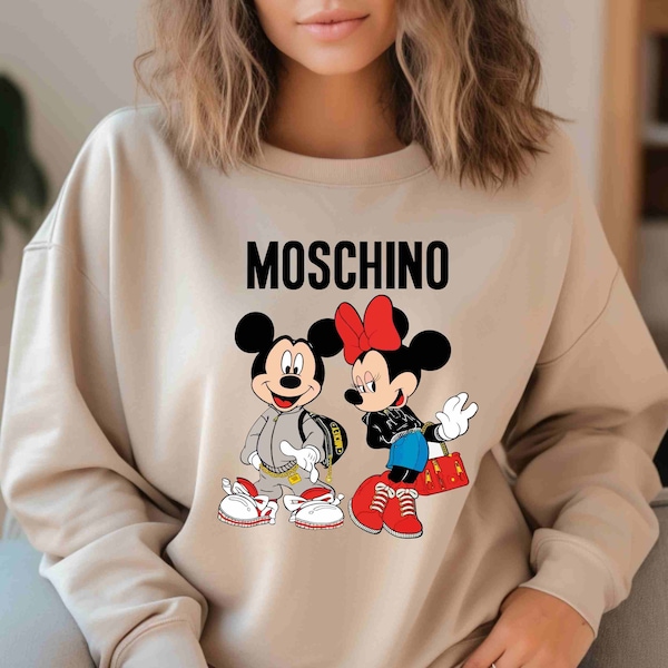 Moschino Fashion Sweatshirt, Sweatshirt Moschino, Fashion Trend, Moschino Mickey Shirt, Moschino Minnie Shirt, Disney World Shirt