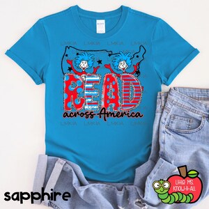 „Read Across America Things“ Gekritzel-Buchstaben-T-Shirt, Lesebuch-Charakter-T-Shirts für Lehrer und Schulpersonal, Geschenk zum Valentinstag, März