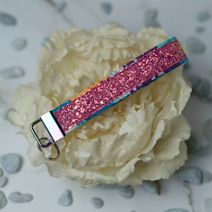 Wristlet Keychain/Key Fob/Glitter Wristlet/ Fabric Keychain/Floral Keychain/Wristlet Keyfob/Glitter Keychain/Made in Canada/New Home Gift