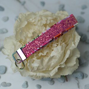 Wristlet Keychain/Key Fob/Glitter Wristlet/ Fabric Keychain/Floral Keychain/Wristlet Keyfob/Glitter Keychain/Made in Canada/New Home Gift
