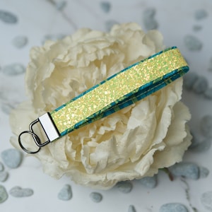 Wristlet Keychain/Key Fob/Glitter Wristlet/ Fabric Keychain/Floral Keychain/Wristlet Keyfob/Glitter Keychain/Made in Canada/New Home Gift