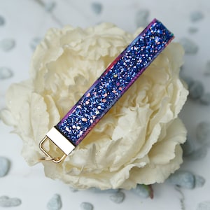 Wristlet Keychain/Key Fob/Glitter Wristlet/ Fabric Keychain/Floral Keychain/Wristlet Keychain/Glitter Keychain/Made in Canada/New Home Gift