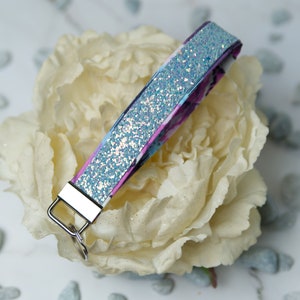 Llavero con pulsera/Llavero con control remoto/Muñequera con purpurina/Llavero de tela/Llavero con flores/Llavero con pulsera/Llavero con purpurina/Fabricado en Canadá/Nuevo regalo para el hogar