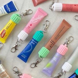 Fluted Lip Balm Keychain Cap: Travel Lip Gloss Holder and Badge Reel Accessories