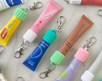 Fluted Lip Balm Keychain Cap: Travel Lip Gloss Holder and Badge Reel Accessories