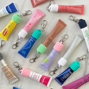 Fluted Lip Balm Keychain Cap: Travel Lip Gloss Holder and Badge Reel Accessories image 5