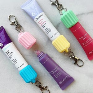 Fluted Lip Balm Keychain Cap: Travel Lip Gloss Holder and Badge Reel Accessories image 6