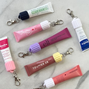 Fluted Lip Balm Keychain Cap: Travel Lip Gloss Holder and Badge Reel Accessories image 10