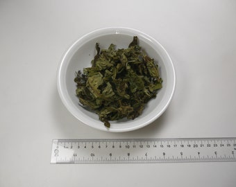 dried comfrey leaves, Symphytum officinale