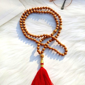 Sandalwood mala Buddha Style Sandalwood Necklace 8mm Beads Mala Bead Wrist Wrap Yoga Meditation Spiritual Practice Bohemian Prayer Buddhist