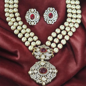 Victorian 3-Layer Pearl Choker Necklace – Handcrafted Bridal Jewelry