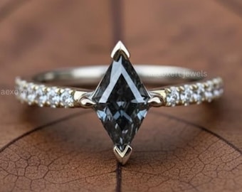 2 Carat Kite Cut Dark Grey Moissanite Ring • Unique Black Moissanite Engagement Ring • Alternative Anniversary Gift • Gold Minimalist Ring