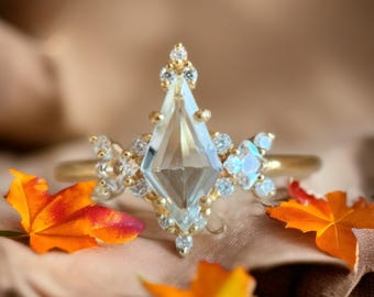 2 carat kite cut lab diamond ring, unique oore engagement ring wedding ring, unique kite moissnaite  vintage style sunbursts ring for women