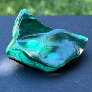 Polished Malachite Freeform 8×6×2.5 cm Model 12 | Crystal from Congo | Transformation & Protection | Rare Collector Mineral Specimen