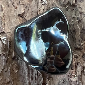 Hämatit Stein (aus Marokko), Kristall Modell 1, Wurzelchakra, erdendes Mineral