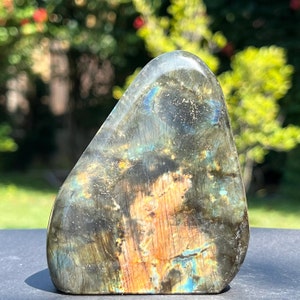 Large Labradorite Freeform 9.5x 7.5x4 cm Model 3 | Flashy Crystal from Madagascar | Intuition & Protection Stone | Mineral Specimen Gift