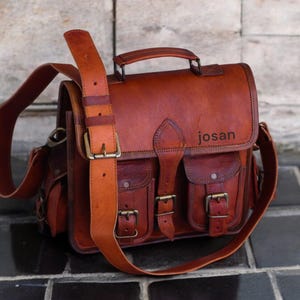 Sac messager personnalisé en cuir pour ordinateur portable pour homme - Porte-documents à bandoulière à monogramme, sacoche pour ordinateur, sac de projet, cadeau personnalisé pour garçons d'honneur