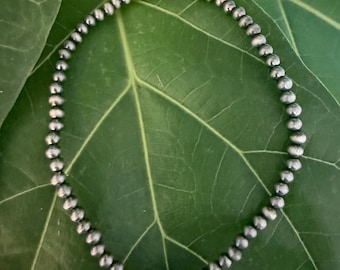 Tobillera elástica de perlas Navajo de imitación de 4 mm. Sencilla y elegante, con cuentas de hemitita de calidad de 9 1/4”.