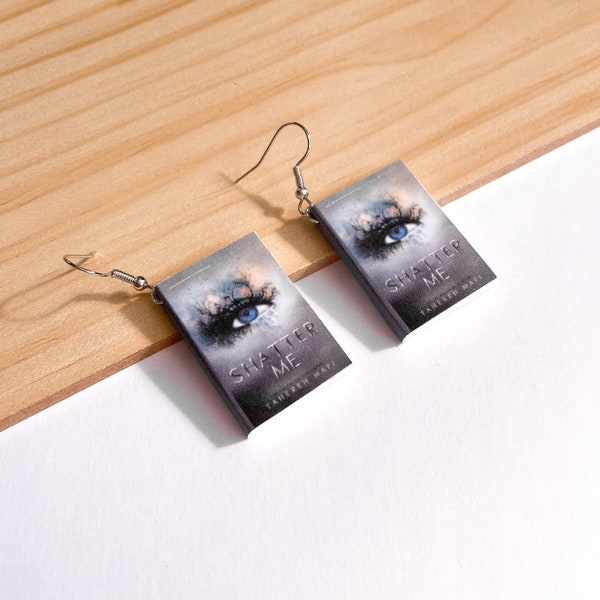 Boucle d'oreille mini-livre Shatter me