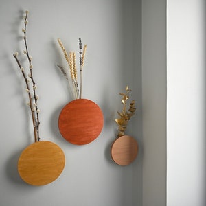 Holz Mid-Century Modern Decor, Kreis Hängevase Trockenblumen-Tasche Luxus-Metallic schlank flache Scheibe rund bunte zeitgenössische Wandkunst
